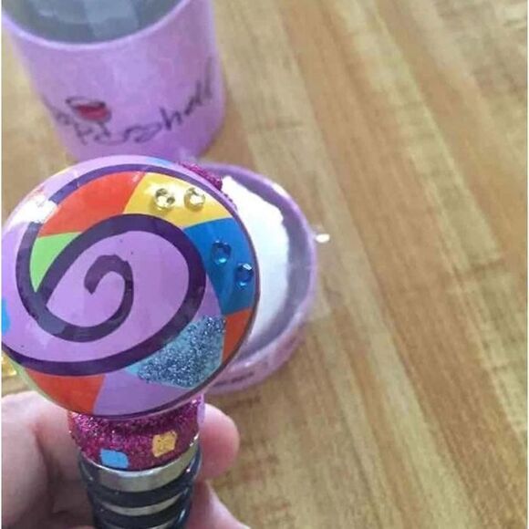 NEW IN BOX- Top Shelf 30ish Wine Stopper - Picture 6 of 6